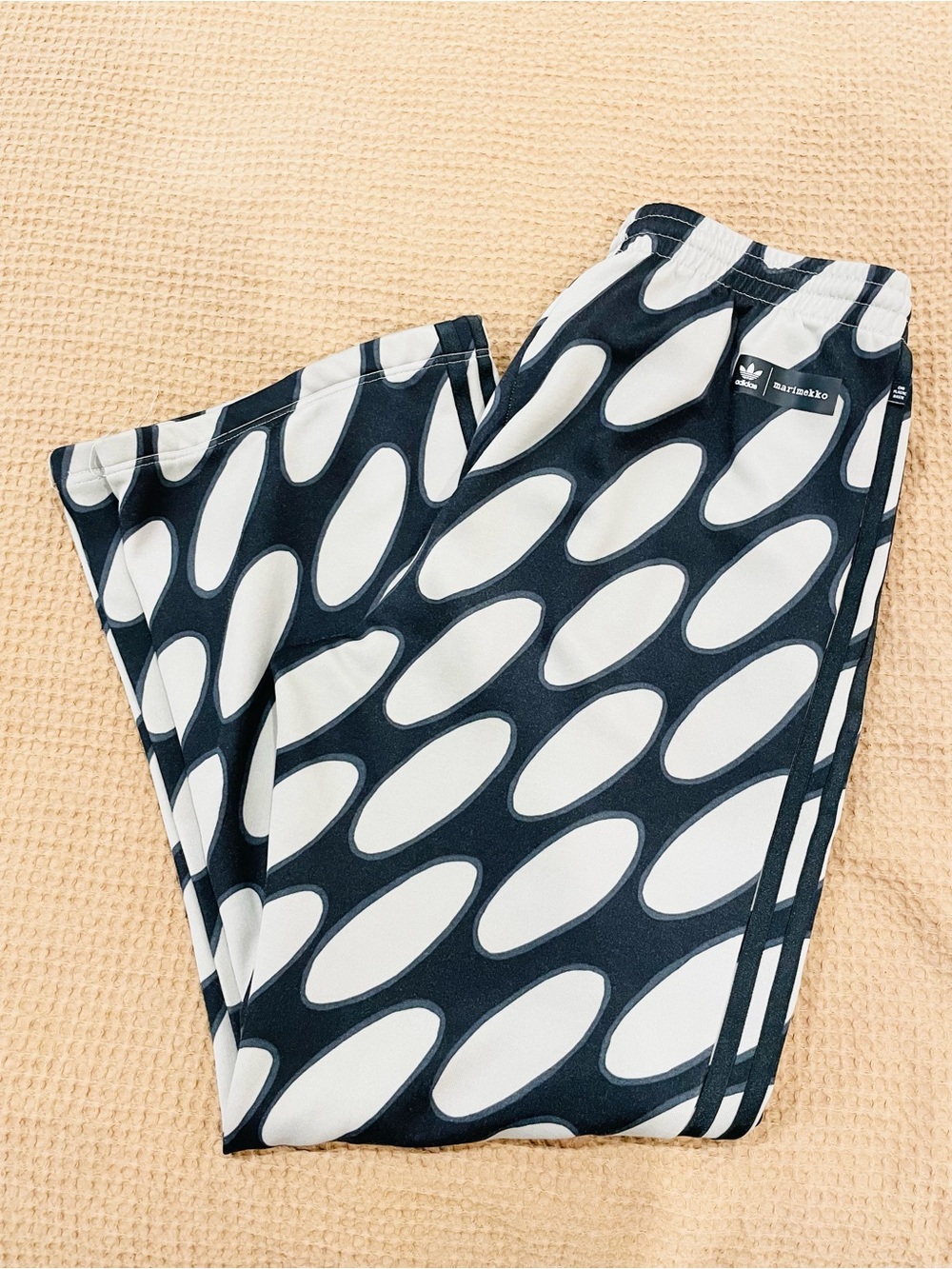 Adidas x Marimekko wide leg track pants, sz L. Gray/black. Excellent condition - Picture 3 of 9